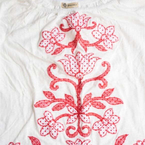 NWT Democracy Red Floral Embroidered Off Shoulder Top Blouse S - Picture 8 of 8